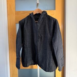 Aequamente Women's Black textured Hooded Jacket